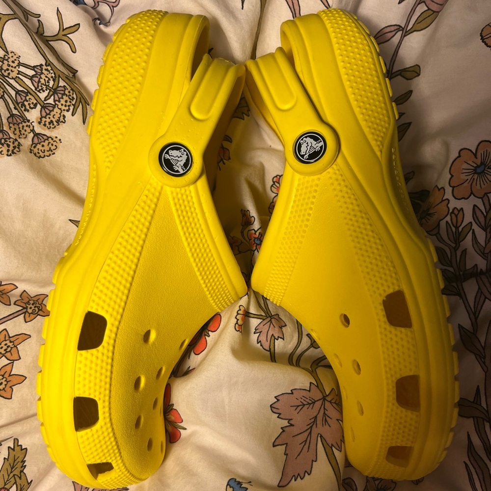 CROCS